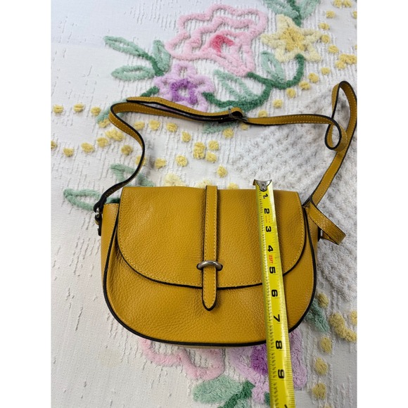Borse in pelle Yellow genuine Leather Crossbody Saddle Bag Flap Closure Silver - Picture 8 of 13